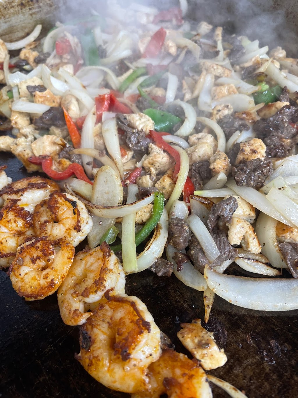 Munchies Halal Fried chicken Grill & Gyro | restaurant | 4915 MD-210, Oxon Hill, MD 20745, USA | 3017537923 OR +1 301-753-7923