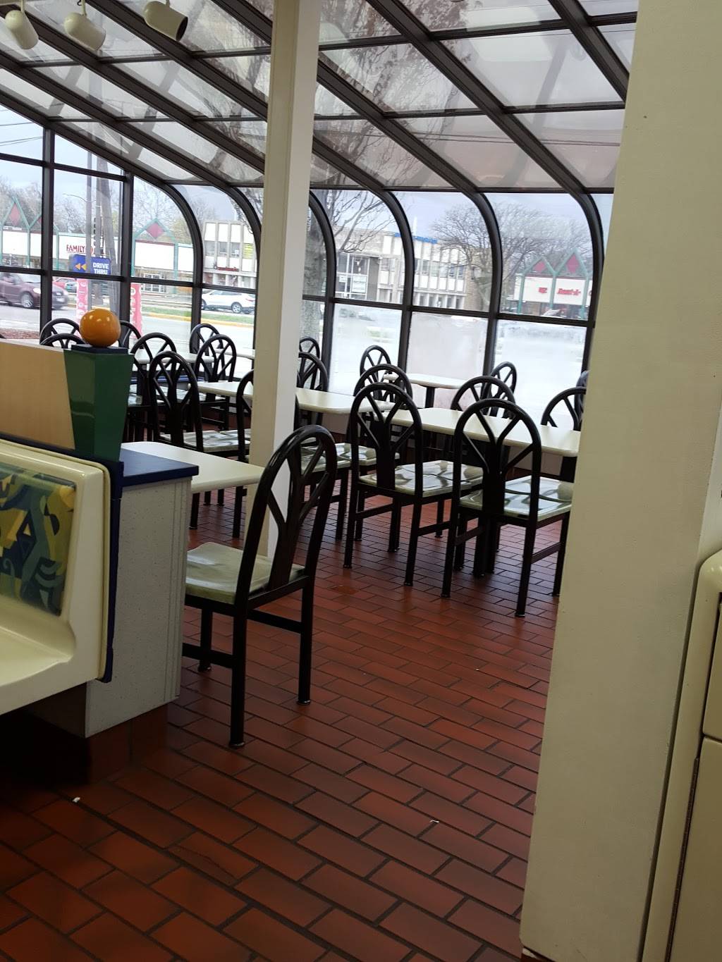 Burger King | restaurant | 901 N Lake St, Aurora, IL 60506, USA | 6308593924 OR +1 630-859-3924