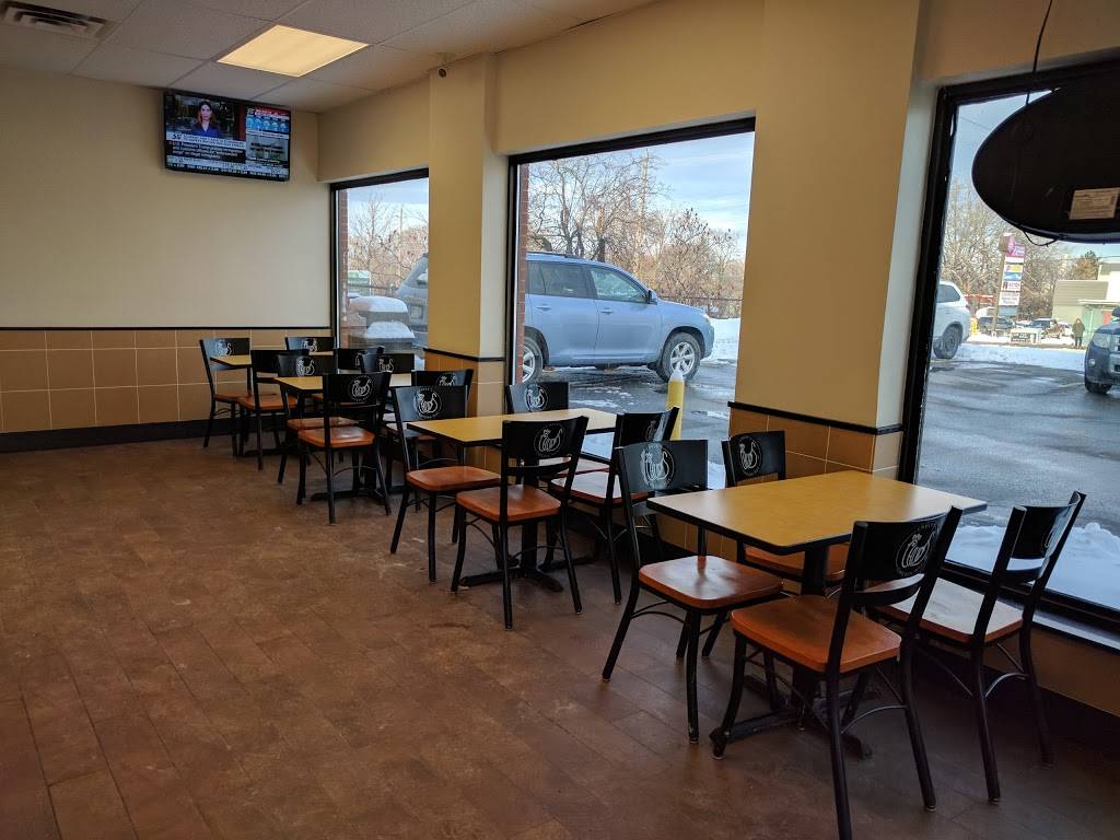 CHUCKS CHICKEN PLUS | restaurant | 2 Henderson Dr #2, Aurora, ON L4G 3L2, Canada | 9057274374 OR +1 905-727-4374