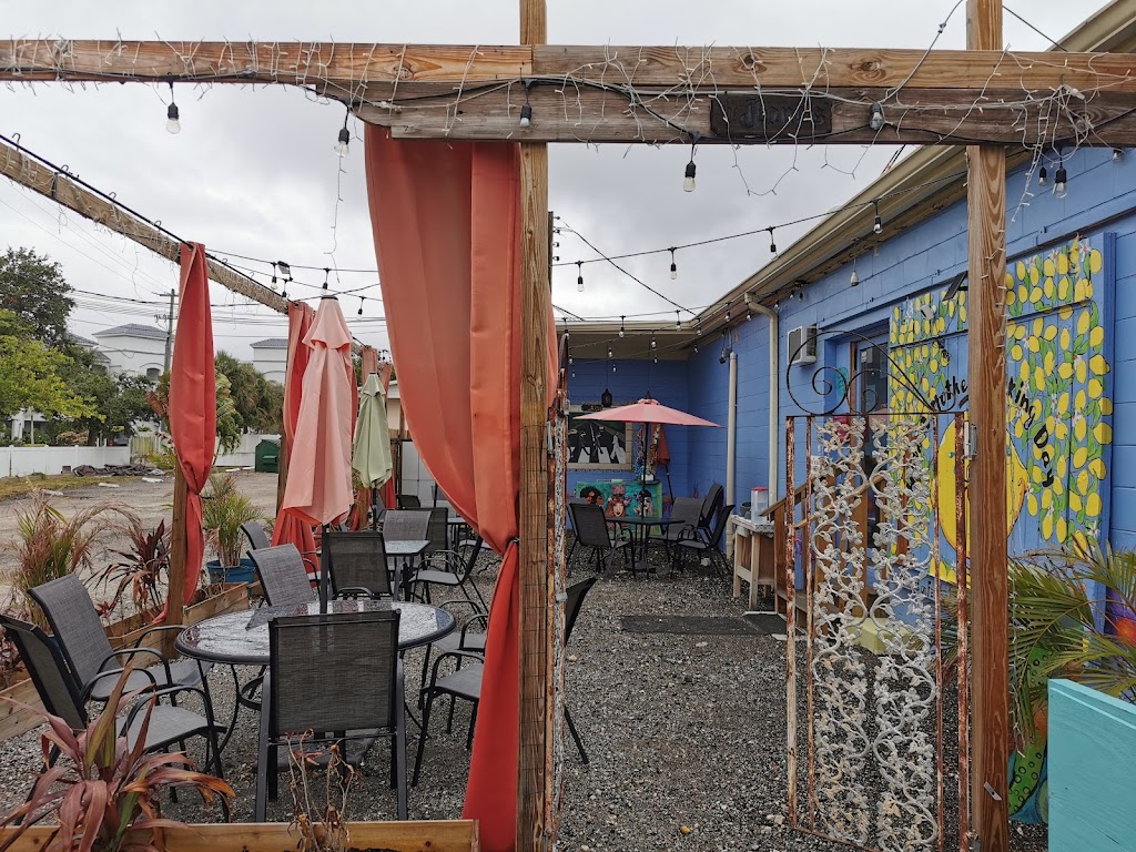 mother puckers | restaurant | 125 S Tropical Trail, Merritt Island, FL 32952, USA | 3218480062 OR +1 321-848-0062