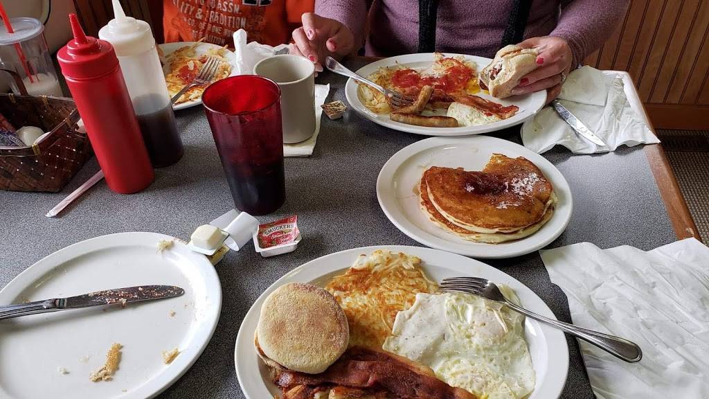 Home Plate | restaurant | 11 E Derrynane St, Le Center, MN 56057, USA | 5073574552 OR +1 507-357-4552