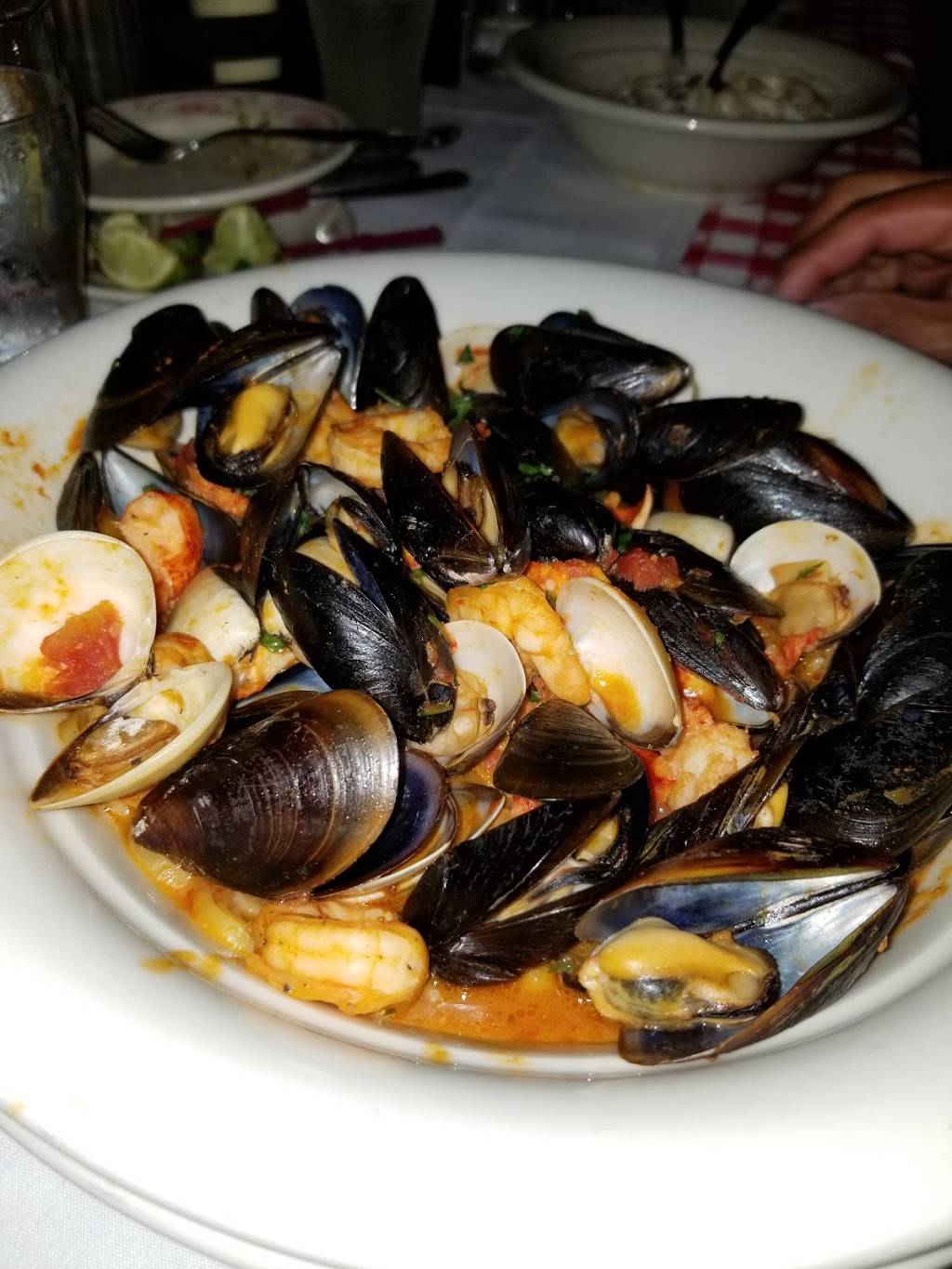 Maggianos Little Italy | restaurant | 17603 IH 10W, San Antonio, TX 78257, USA | 2104516000 OR +1 210-451-6000