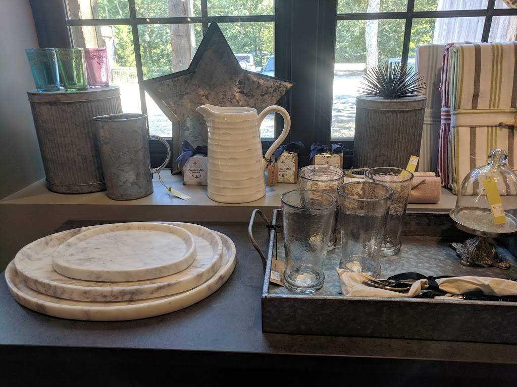 Black Sheep Mercantile | restaurant | 17 Airport Rd, Edgartown, MA 02539, USA | 5083387770 OR +1 508-338-7770