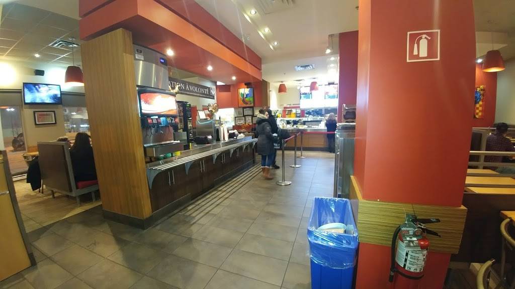 St-Hubert Express | restaurant | 1616 Rue du Sud, Cowansville, QC J2K 0A9, Canada | 4502632323 OR +1 450-263-2323