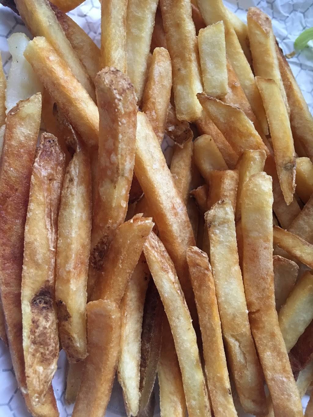 Wendys | restaurant | 6349 Seven Corners, Falls Church, VA 22044, USA | 7035383854 OR +1 703-538-3854