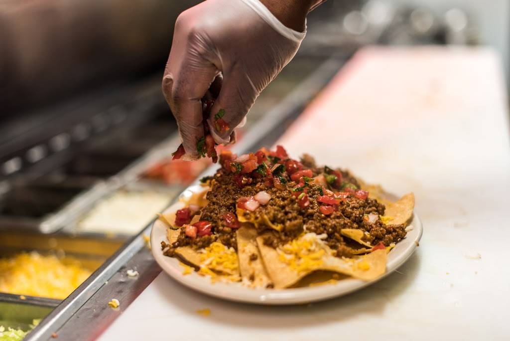 Fuzzys Taco Shop | restaurant | 5325 Windward Pkwy, Alpharetta, GA 30004, USA | 6789167674 OR +1 678-916-7674