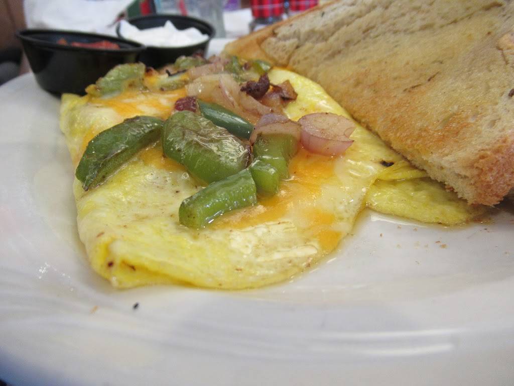 Friendlys | restaurant | 130 Rubber Ave, Naugatuck, CT 06770, USA | 2037296394 OR +1 203-729-6394