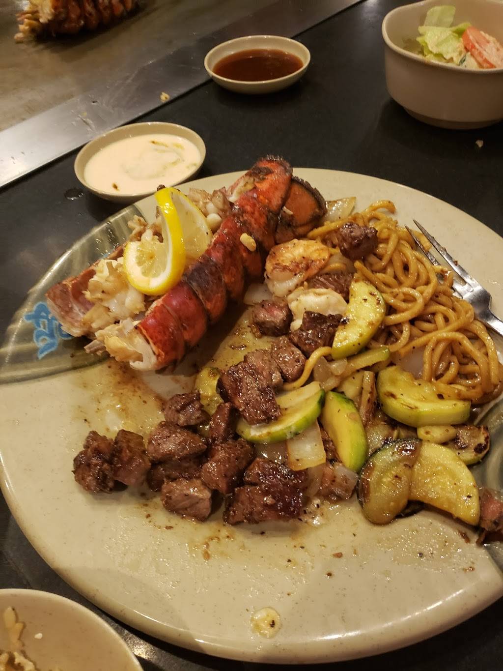 Osaka Sushi and Hibachi | restaurant | 1900 County Rd D E, St Paul, MN 55109, USA | 6517735258 OR +1 651-773-5258