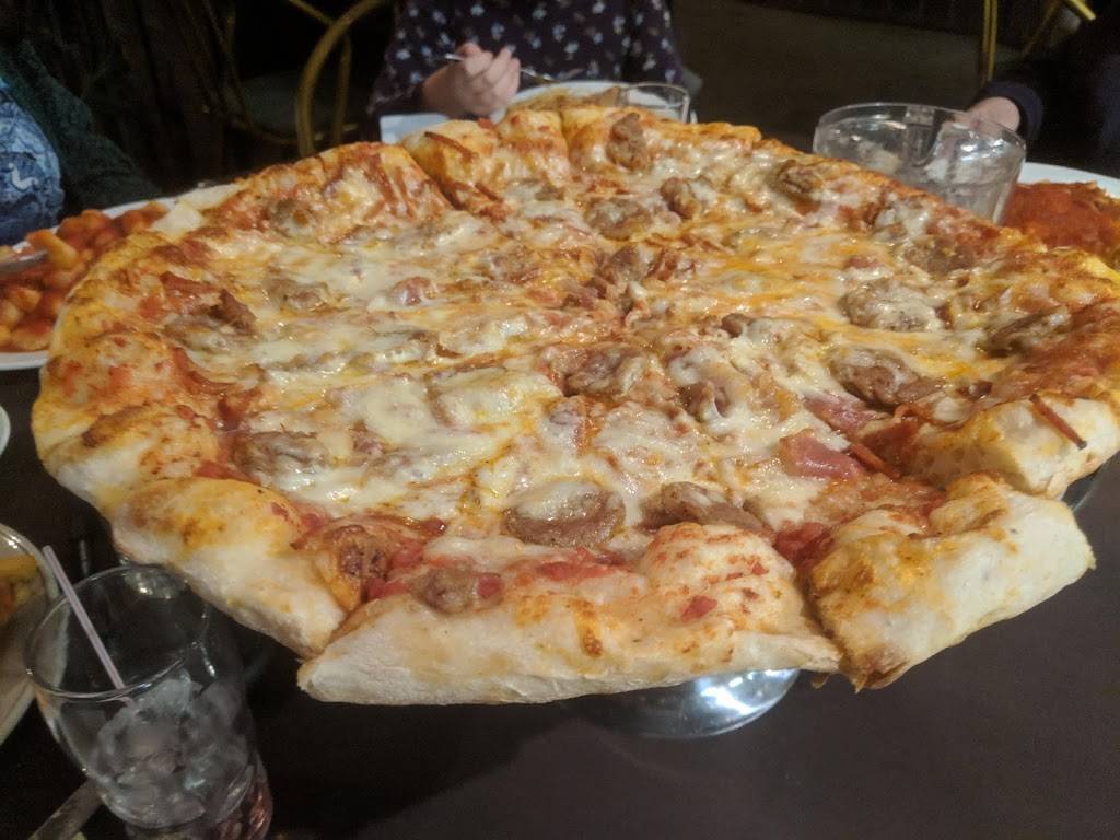 Torino Plaza & Banquet Hall | restaurant | 12049 Tecumseh Rd E, Windsor, ON N8N 1M1, Canada | 5197352522 OR +1 519-735-2522