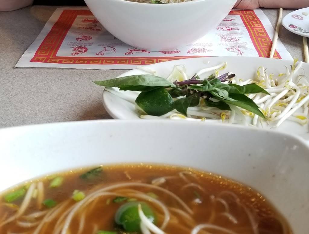 Que Viet Village House | restaurant | 6100 Brooklyn Blvd, Brooklyn Center, MN 55429, USA | 7635600215 OR +1 763-560-0215