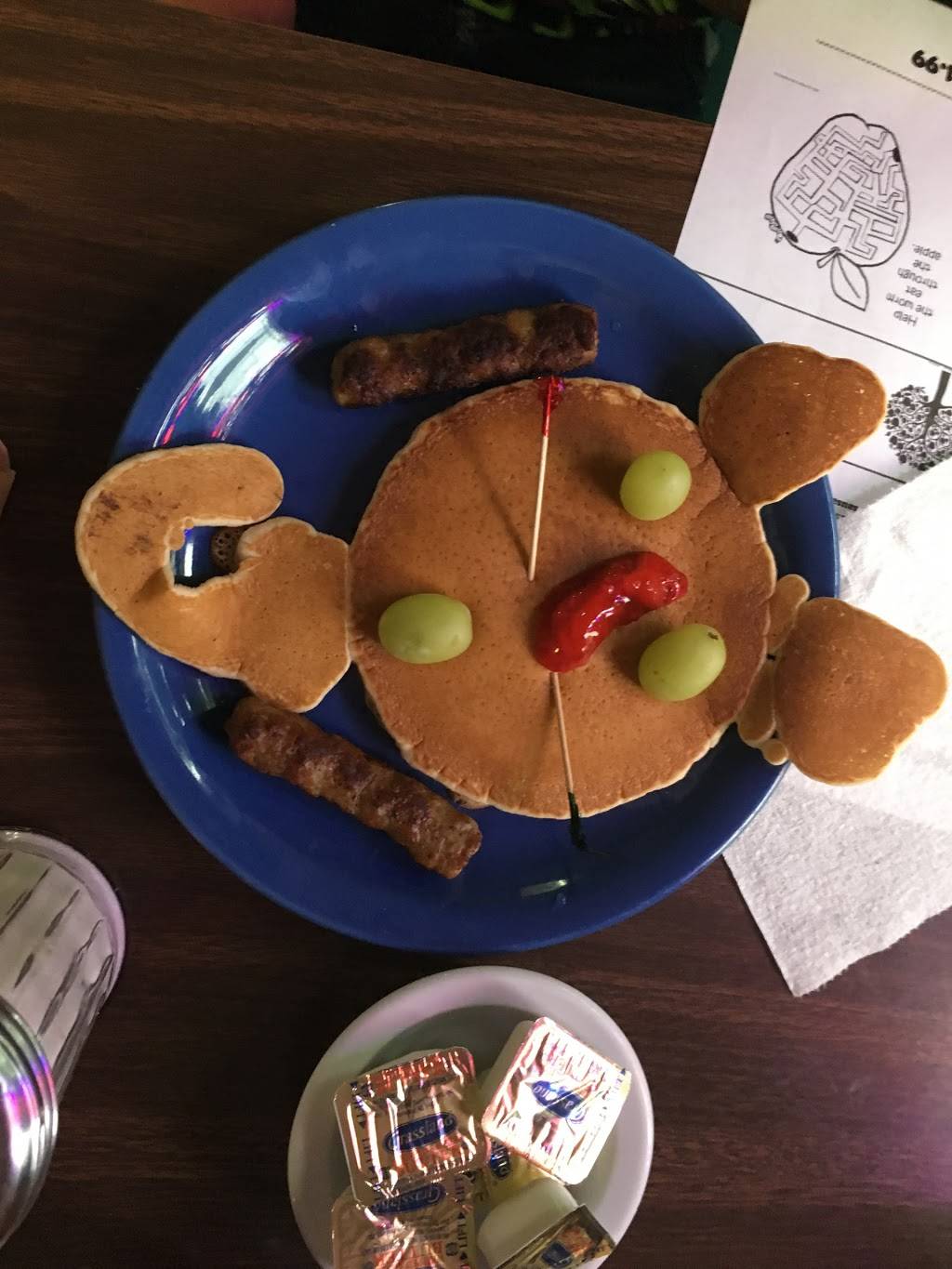 The Red Apple Family Restaurant | restaurant | 5355, 707 S 3rd Ave, Wausau, WI 54401, USA | 7152982203 OR +1 715-298-2203