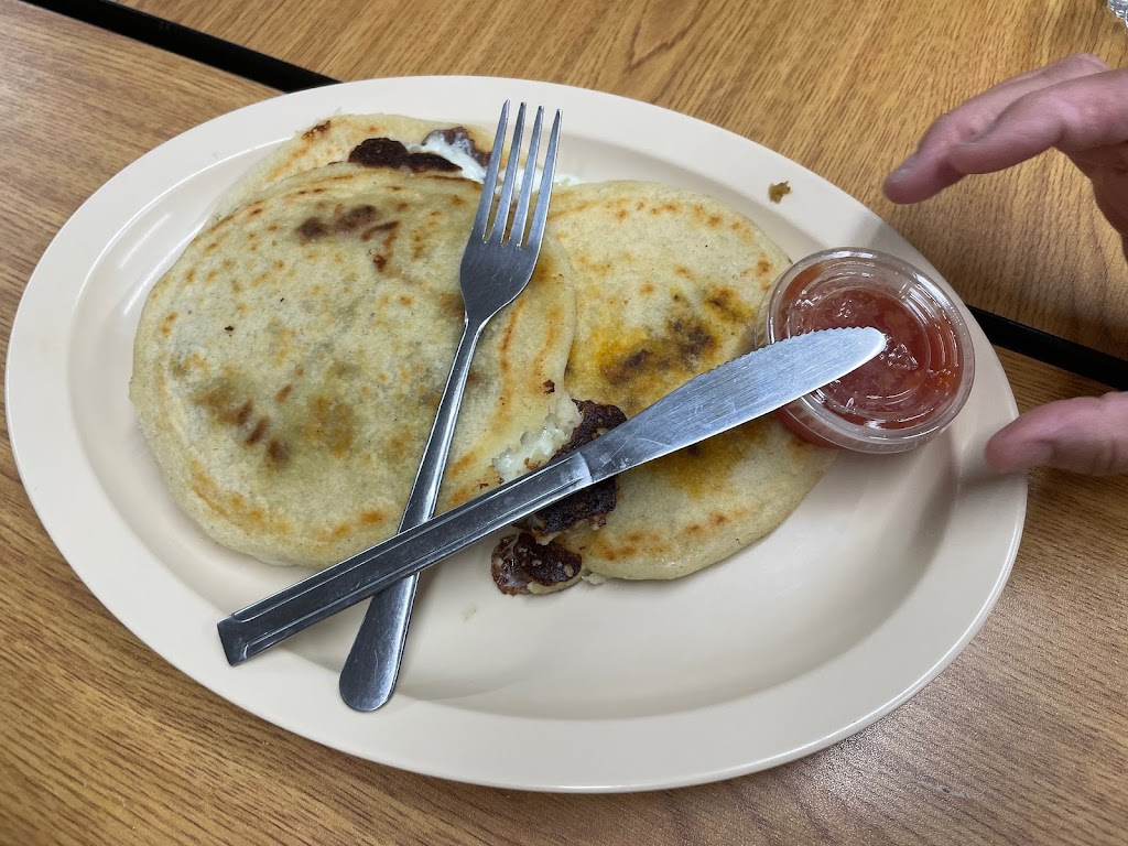 La Pupusa Queen | restaurant | 5828 Quail Ave, El Paso, TX 79924, USA | 9157571526 OR +1 915-757-1526
