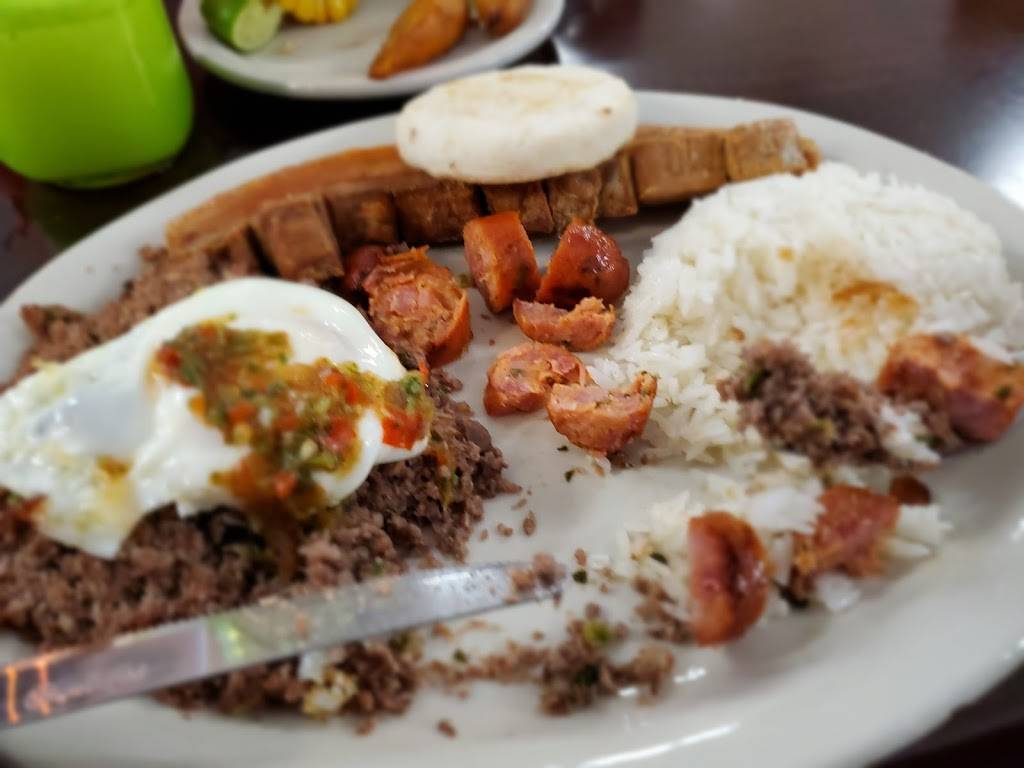 Macitas Restaurant & Bakery | restaurant | 18533 S Dixie Hwy, Cutler Bay, FL 33157, USA | 3052590404 OR +1 305-259-0404