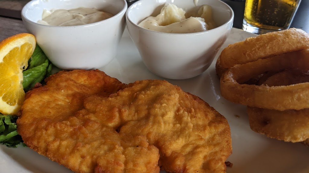 Safire Restaurant & Lounge | restaurant | 411 E Main St, Springerville, AZ 85938, USA | 9283334512 OR +1 928-333-4512