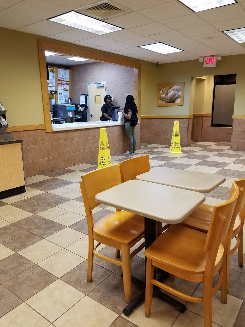Wendys | restaurant | 13712 Bruce B Downs Blvd, Tampa, FL 33613, USA | 8139771732 OR +1 813-977-1732