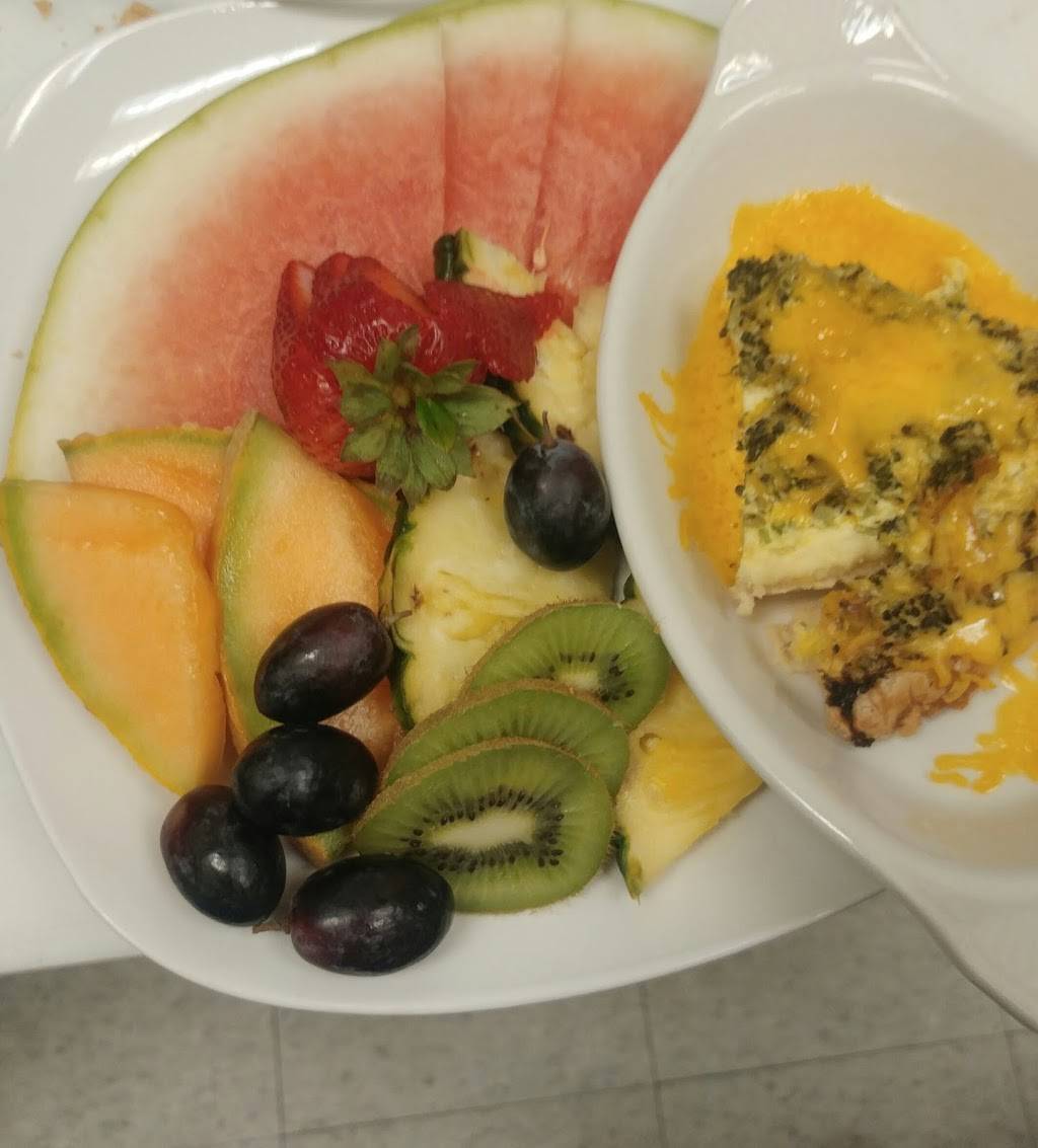 The Howell Diner | restaurant | 799 S Latson Rd, Howell, MI 48843, USA | 5175188947 OR +1 517-518-8947