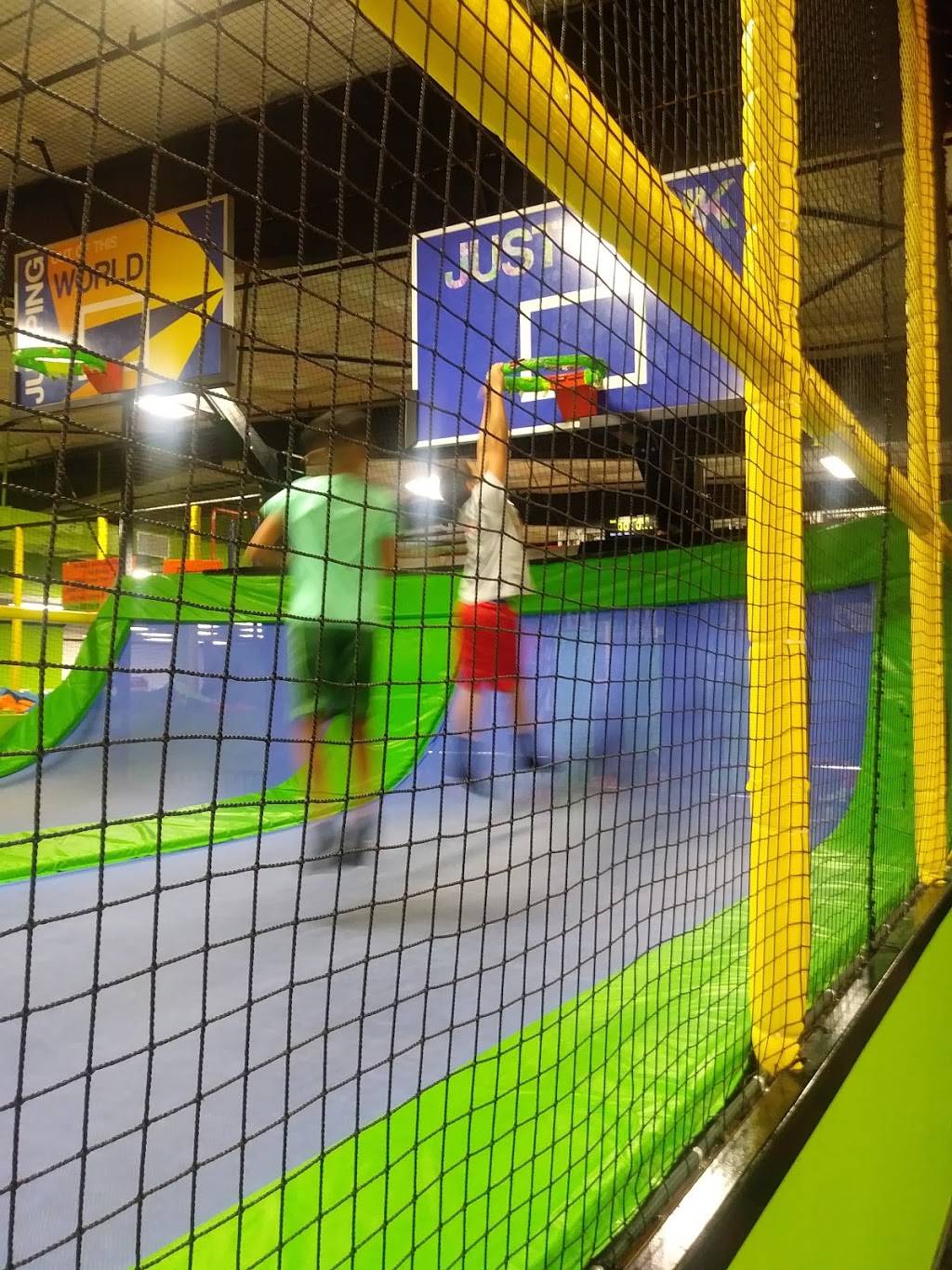 JW Bar & Grill | restaurant | 1601 Flour Bluff Dr, Corpus Christi, TX 78418, USA | 3612394244 OR +1 361-239-4244