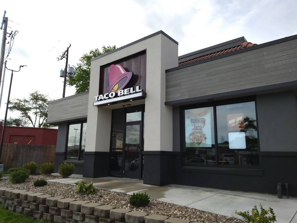 Taco Bell | meal takeaway | 1310 Emanuel Cleaver II Blvd., Kansas City, MO 64110, USA | 8167561621 OR +1 816-756-1621