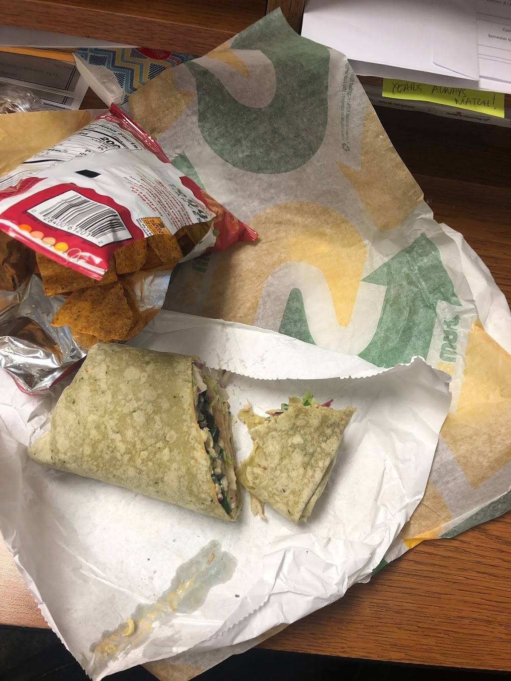 Subway Restaurants | restaurant | 628 Parker Rd F, Fairfield, CA 94533, USA | 7074373762 OR +1 707-437-3762