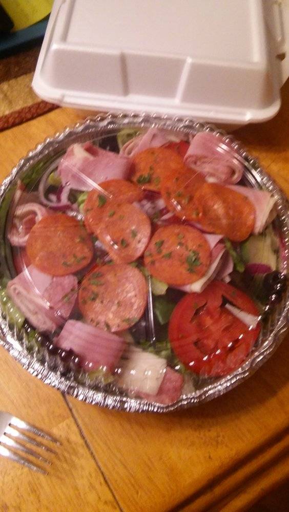 Rizvanis Pizza Restaurant | restaurant | 3322, 635 Straits Turnpike, Watertown, CT 06795, USA | 8609450112 OR +1 860-945-0112