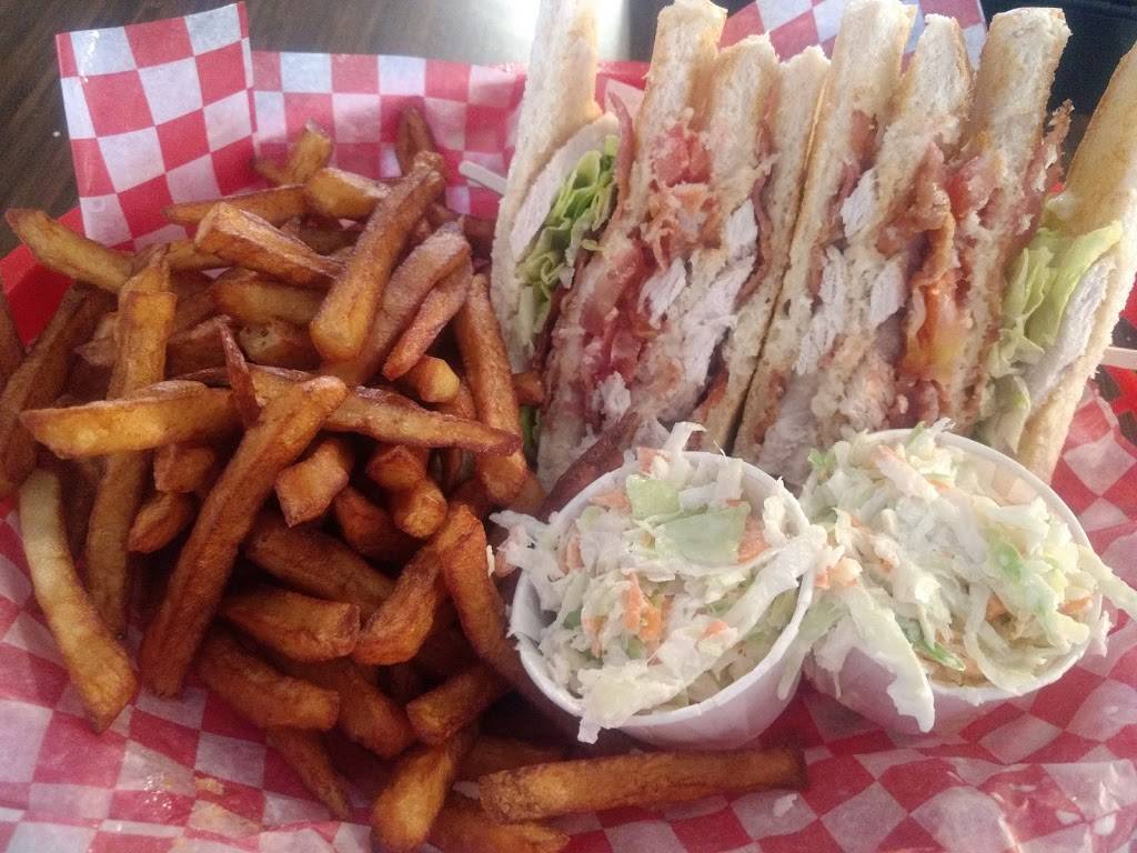 Flings | restaurant | 217 Ahsennénhson, Oka, QC J0N 1E0, Canada | 4504796133 OR +1 450-479-6133