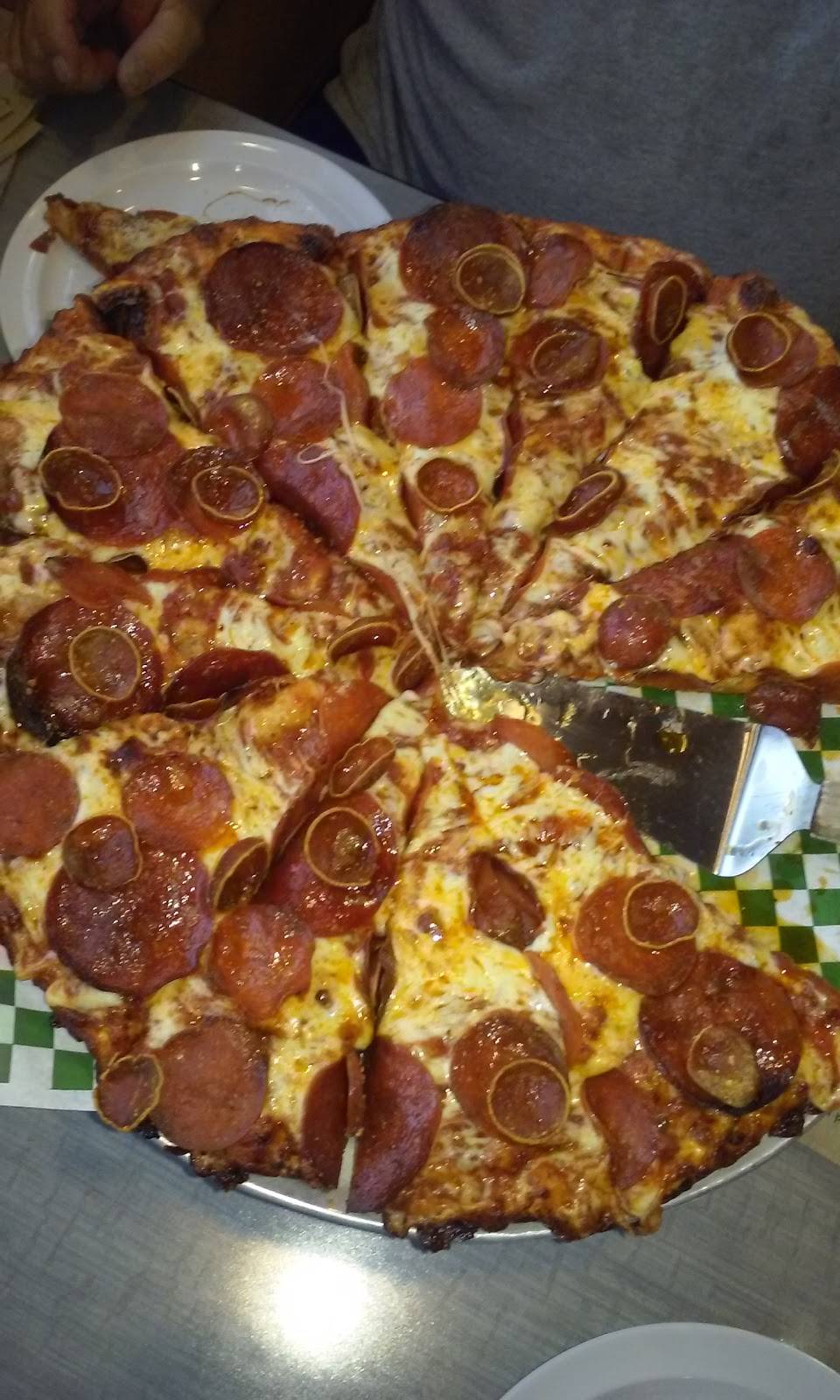 Round Table Pizza | meal delivery | 13771 Newport Ave, Tustin, CA 92780, USA | 7148382242 OR +1 714-838-2242