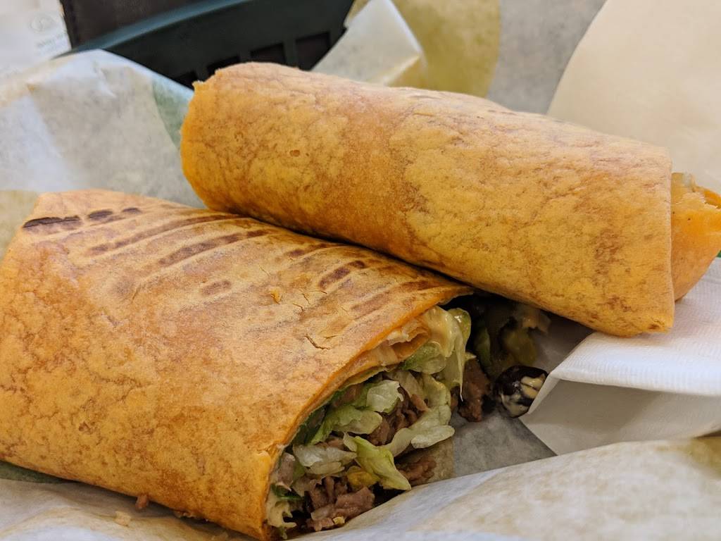 Subway | restaurant | Lowes, 3828 Innes Rd, Orléans, ON K4A 4C5, Canada | 6138241946 OR +1 613-824-1946