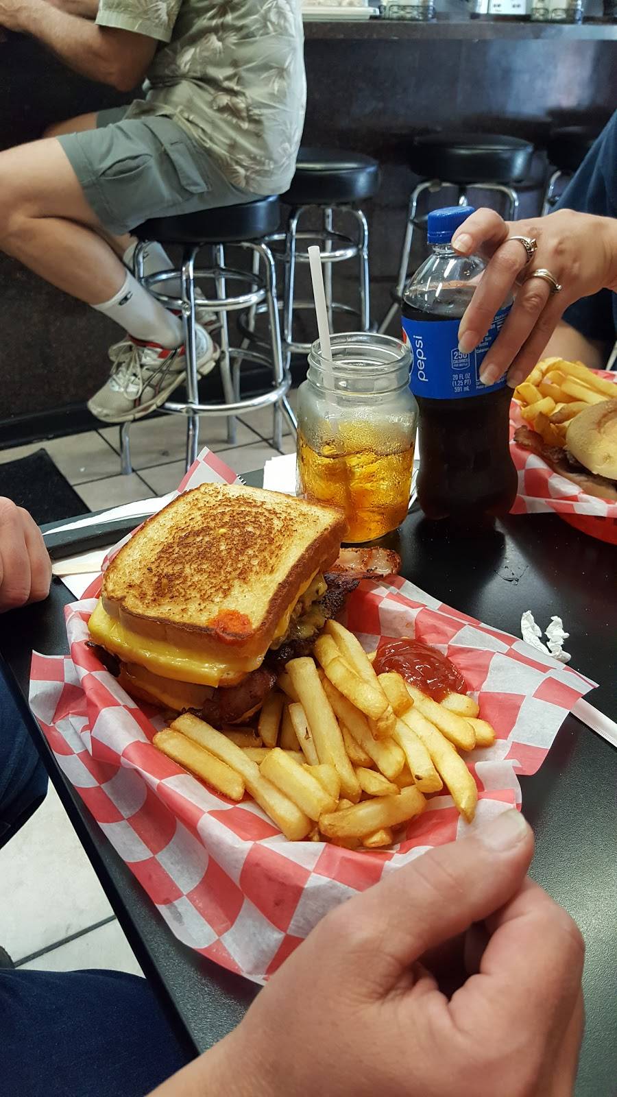 Sunshine Grill | restaurant | 821 Amboy Ave, Edison, NJ 08837, USA | 7326610200 OR +1 732-661-0200