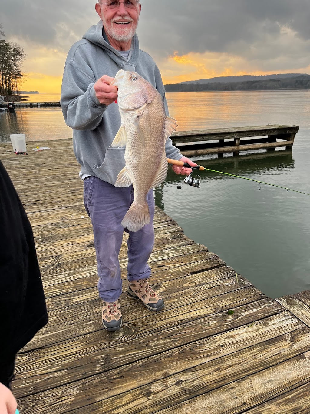 Victory Sportsman at Goose Pond Colony - BAIT - TACKLE - GRILL | restaurant | 417 Ed Hembree Dr, Scottsboro, AL 35769, USA | 2563695777 OR +1 256-369-5777