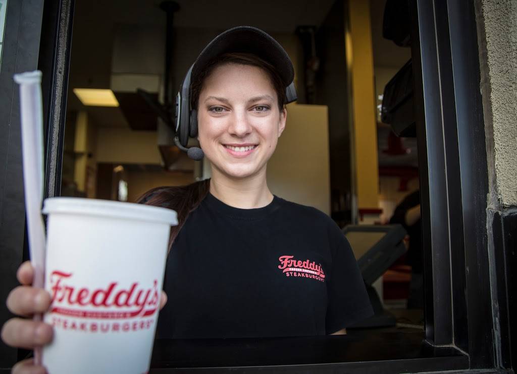 Freddys Frozen Custard & Steakburgers | restaurant | 8510 S 30th St, Lincoln, NE 68516, USA | 4029044684 OR +1 402-904-4684