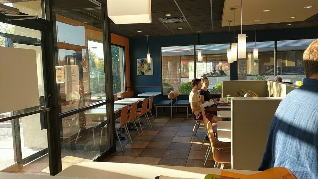 Taco Bell | restaurant | 1790 Huron Church Rd, Windsor, ON N9C 2L4, Canada | 5199770662 OR +1 519-977-0662