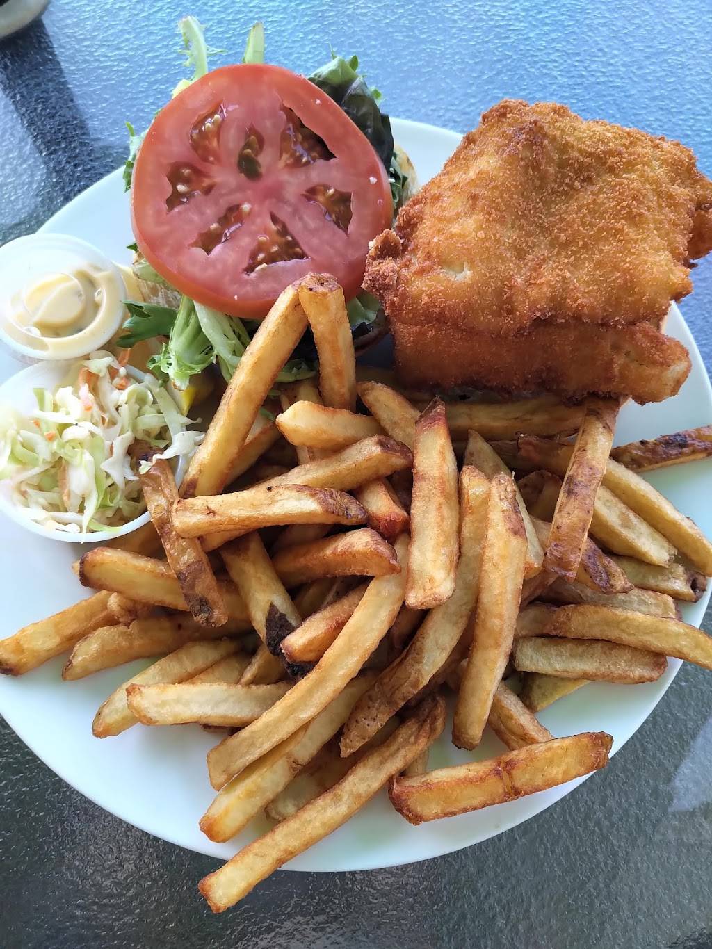 Molly & OJs Restaurant | restaurant | 875 Mariners Rd, Erieau, ON N0P 1N0, Canada | 5196768812 OR +1 519-676-8812