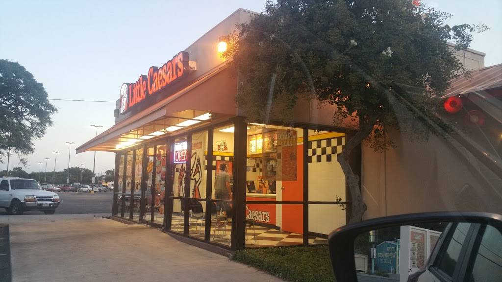 Little Caesars Pizza | meal takeaway | 917 S WW White Rd, San Antonio, TX 78220, USA | 2103332033 OR +1 210-333-2033