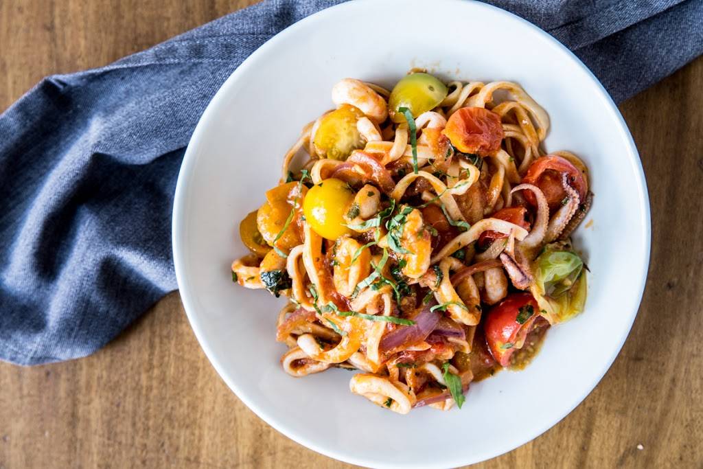 Delarosa | restaurant | 2175 Chestnut St, San Francisco, CA 94123, USA | 4156737100 OR +1 415-673-7100