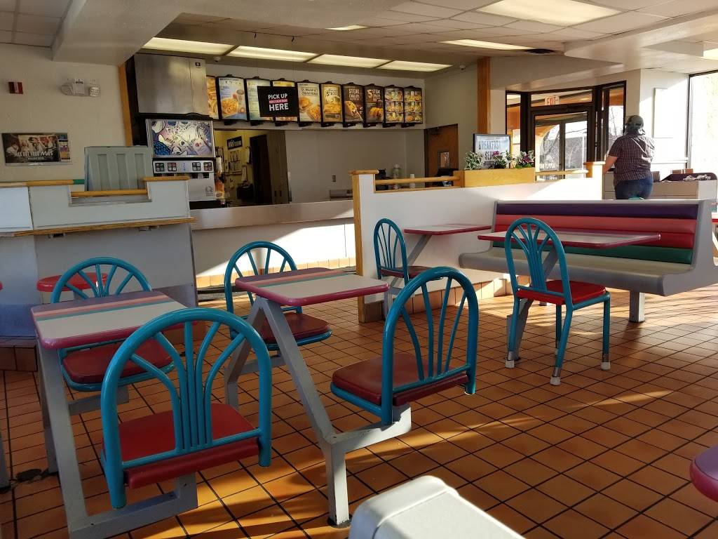 Taco Bell | meal takeaway | 647 W Main St, Anoka, MN 55303, USA | 7634210609 OR +1 763-421-0609