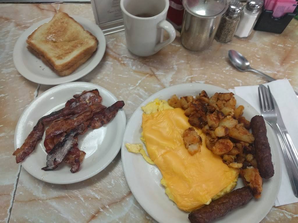 C Js Coffee Shop | restaurant | 225 N Long Beach Rd, Rockville Centre, NY 11570, USA | 5167669107 OR +1 516-766-9107