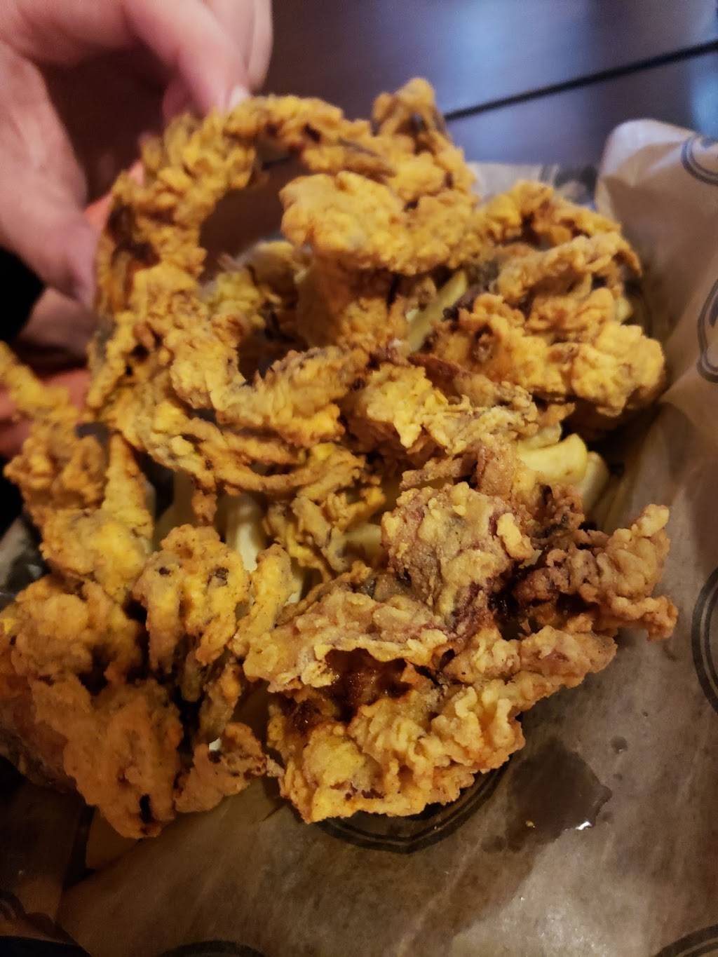 Me-Maws Cajun Cuisine | restaurant | 2606 N Alex Plaisance Blvd, Golden Meadow, LA 70357, USA | 9854756353 OR +1 985-475-6353