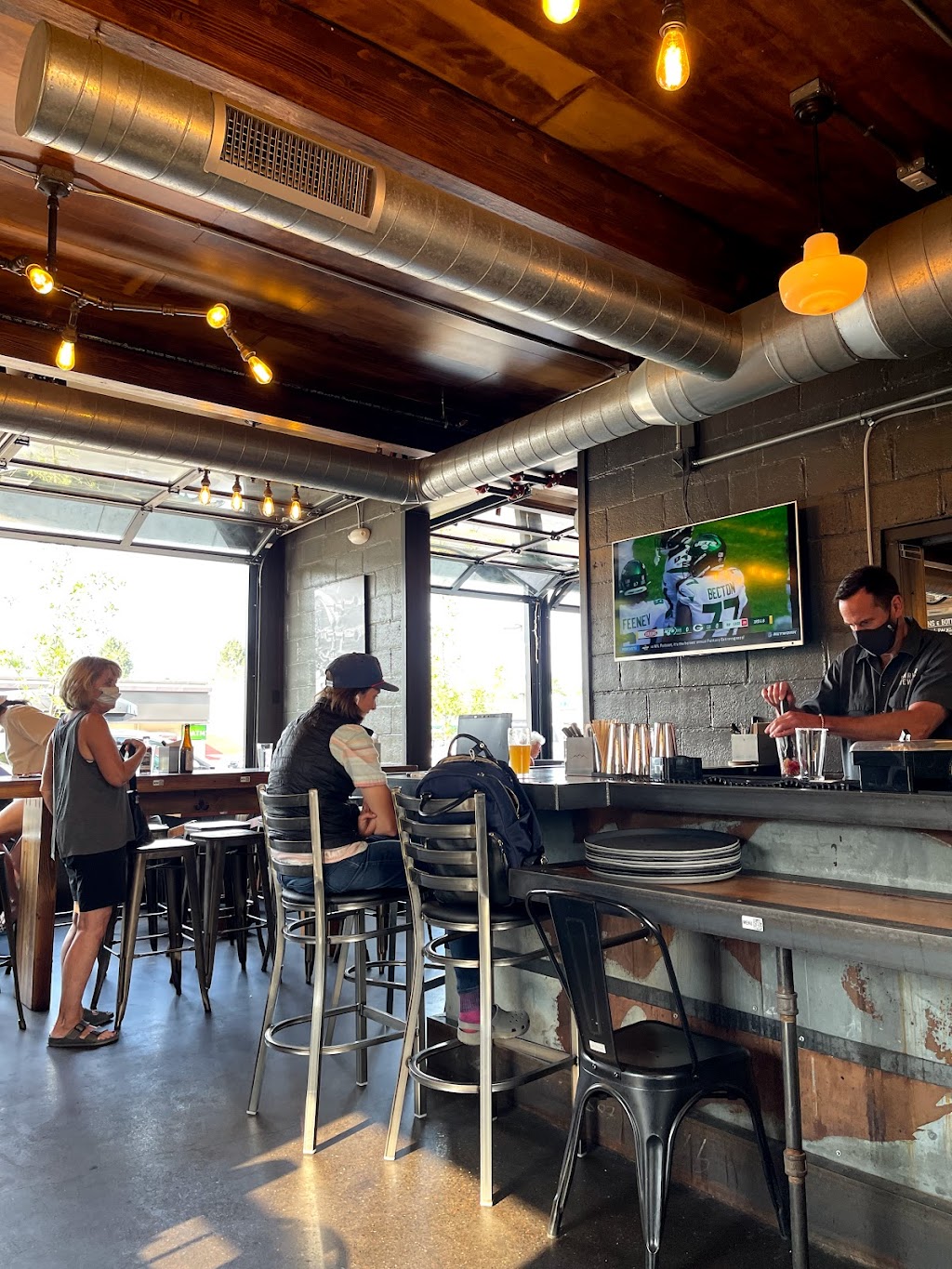 Sunriver Brewing Co. - Galveston Pub | restaurant | 1005 NW Galveston Ave, Bend, OR 97703, USA | 5414089377 OR +1 541-408-9377