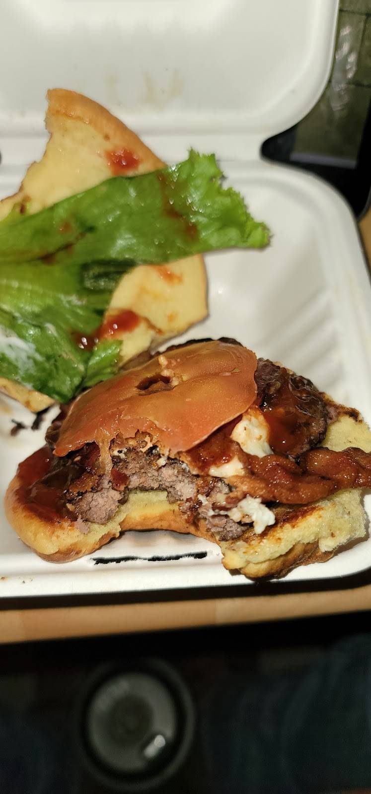 m2o Burgers & Salads Philadelphia | restaurant | 701 S 5th St, Philadelphia, PA 19171, USA | 2679308388 OR +1 267-930-8388