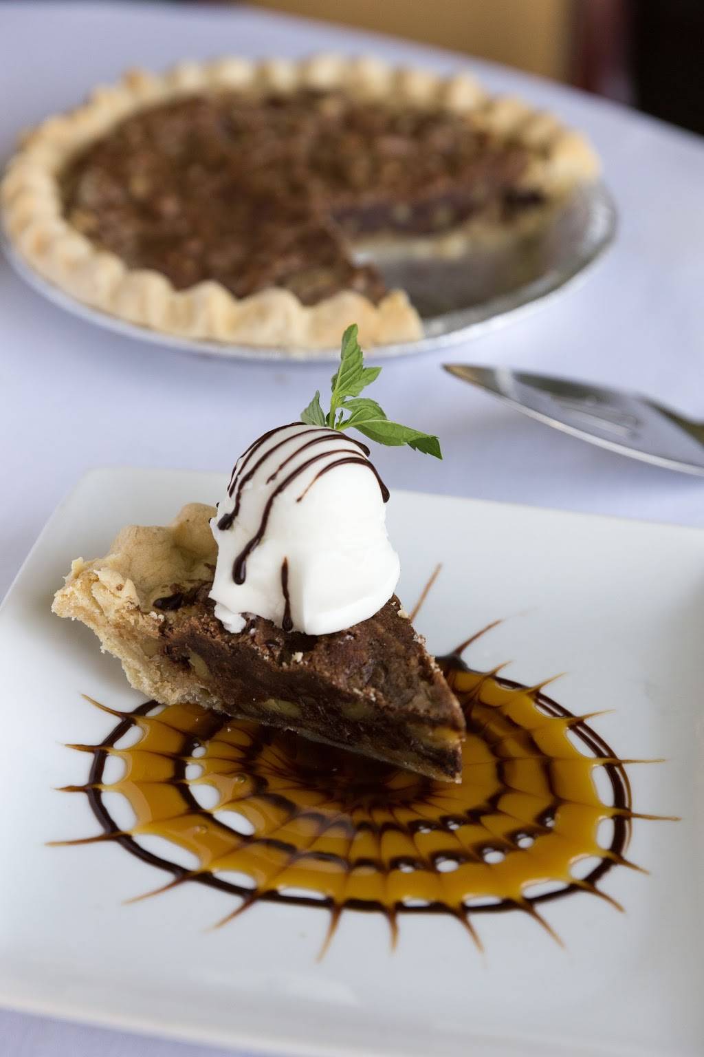 Thoroughbreds Restaurant | restaurant | 9706 N Kings Hwy, Myrtle Beach, SC 29572, USA | 8434972636 OR +1 843-497-2636