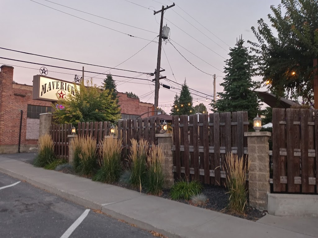 Mavericks Restaurant | restaurant | 153 W 2nd Ave, Colville, WA 99114, USA | 5096842494 OR +1 509-684-2494