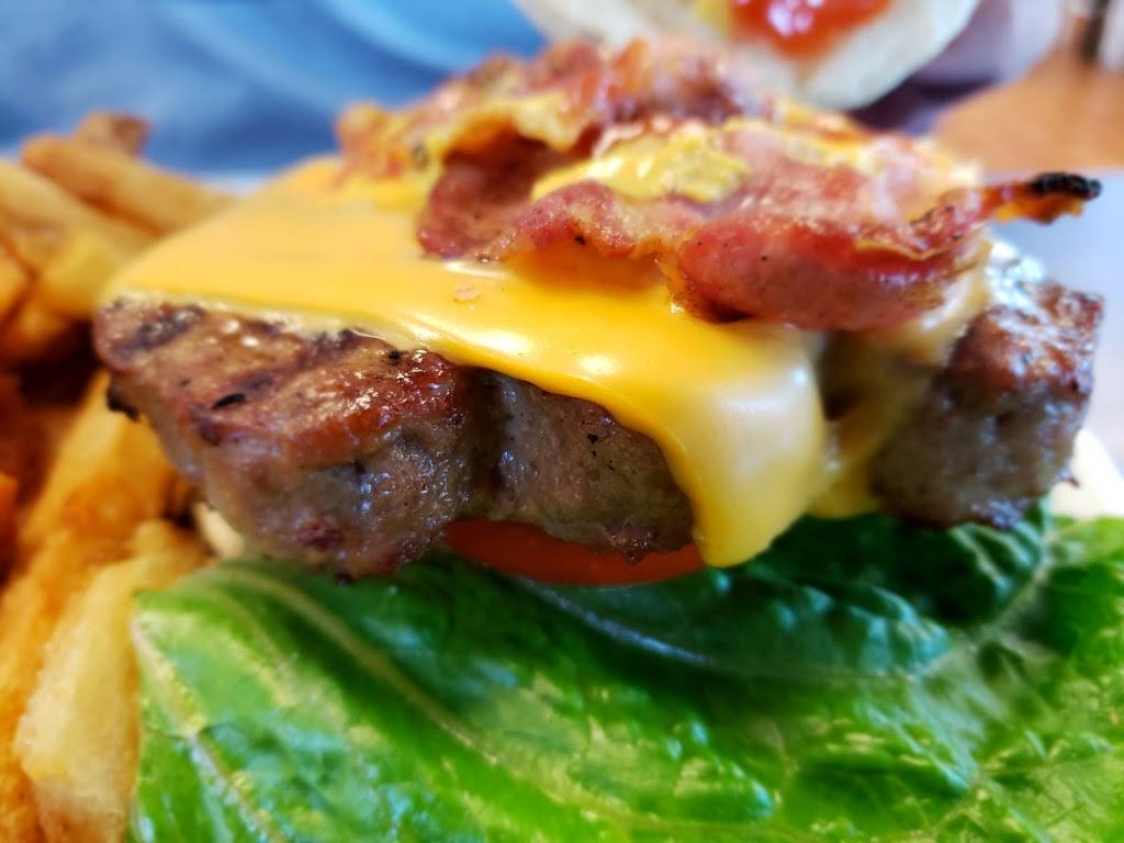 Captain George Fish & Chips | restaurant | 541 William St, Cobourg, ON K9A 3A4, Canada | 9053770442 OR +1 905-377-0442