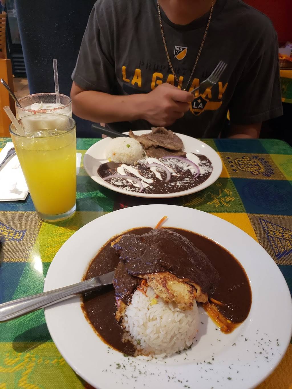 Mole De Los Reyes | restaurant | 6242 Maywood Ave, Bell, CA 90201, USA | 3235885536 OR +1 323-588-5536