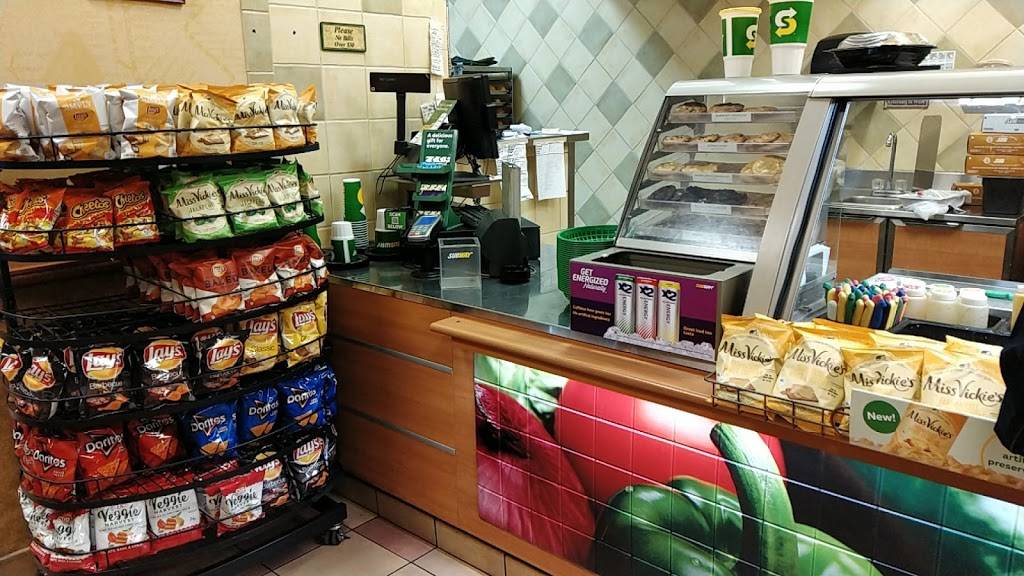Subway Restaurants | restaurant | 612 Ventura St, Fillmore, CA 93015, USA | 8055247872 OR +1 805-524-7872