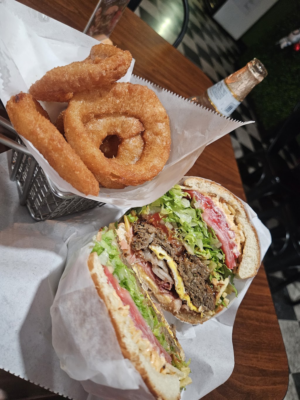 Galaxy Burgers Bar & Grill | restaurant | 9865 Beach Blvd #2, Jacksonville, FL 32246, USA | 9046192704 OR +1 904-619-2704