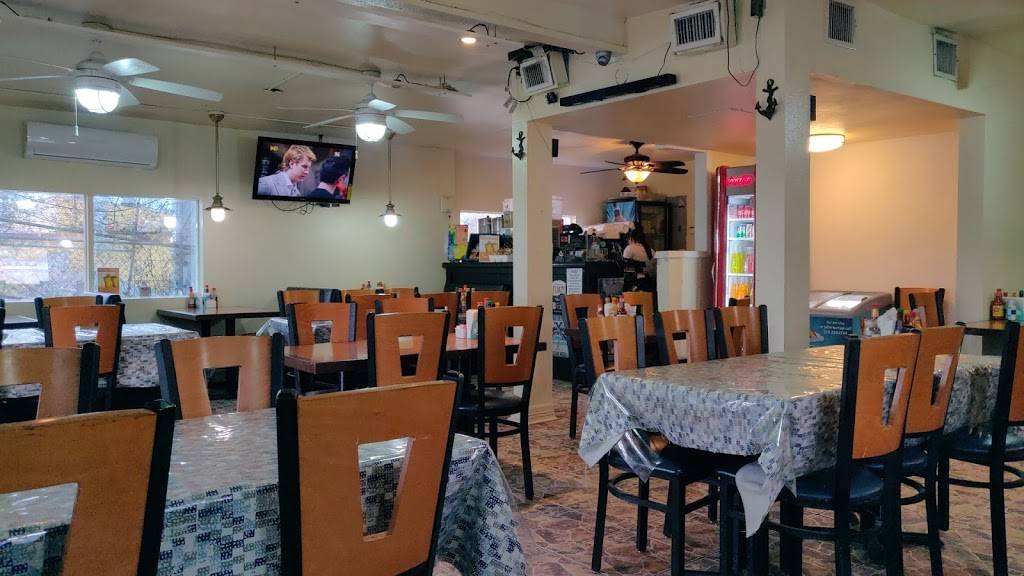 Mariscos Del Puerto | restaurant | 10430 Culebra Rd, San Antonio, TX 78251, USA | 2106379404 OR +1 210-637-9404
