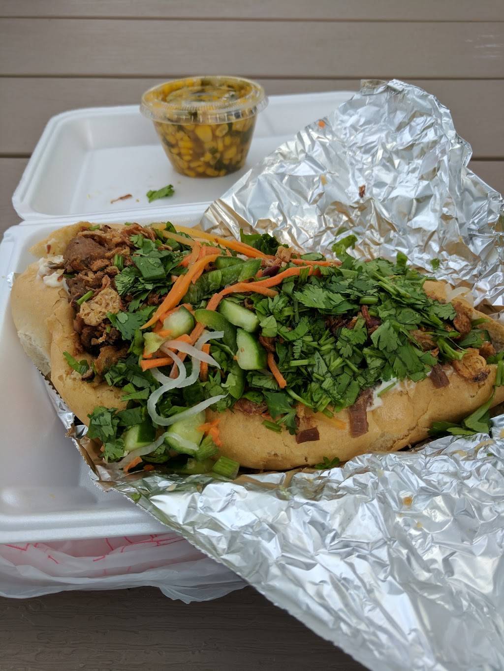 RE BBQ | restaurant | 600 Woodward Heights, Ferndale, MI 48220, USA | 2487214878 OR +1 248-721-4878