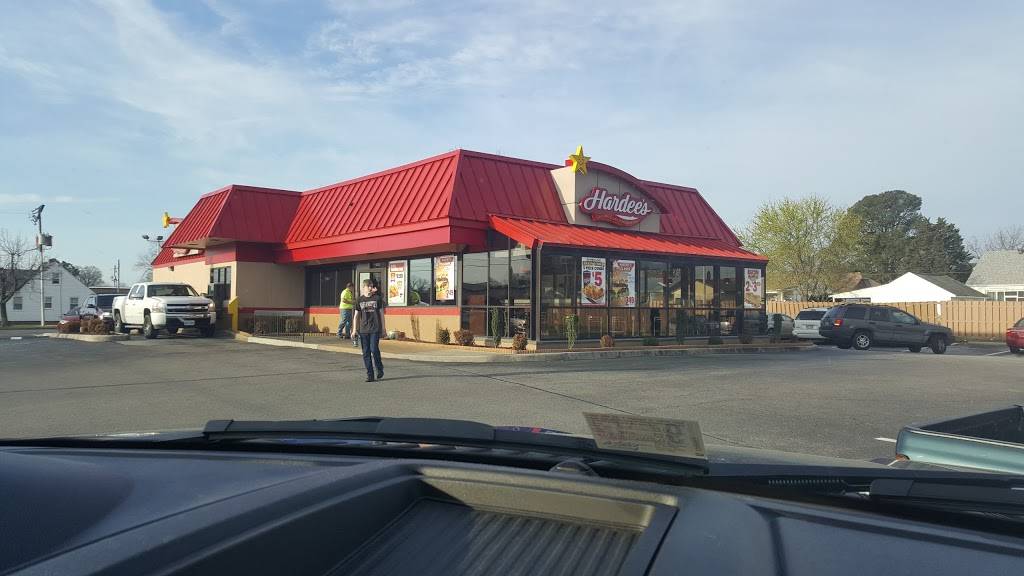 Hardees | restaurant | 1850 Boulevard, Colonial Heights, VA 23834, USA | 8045269118 OR +1 804-526-9118