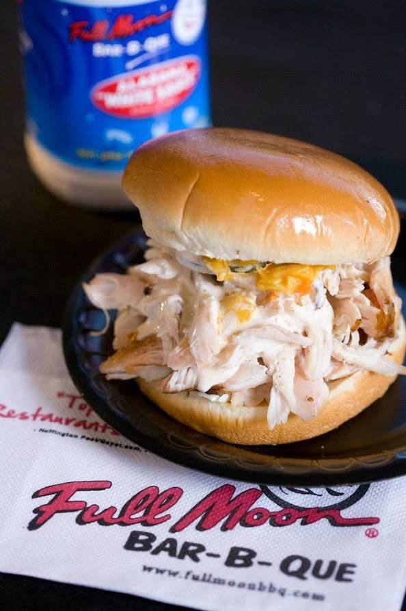 Full Moon Bar-B-Que | restaurant | Hill Student Center, 1400 University Blvd, Birmingham, AL 35294, USA | 2059337332 OR +1 205-933-7332