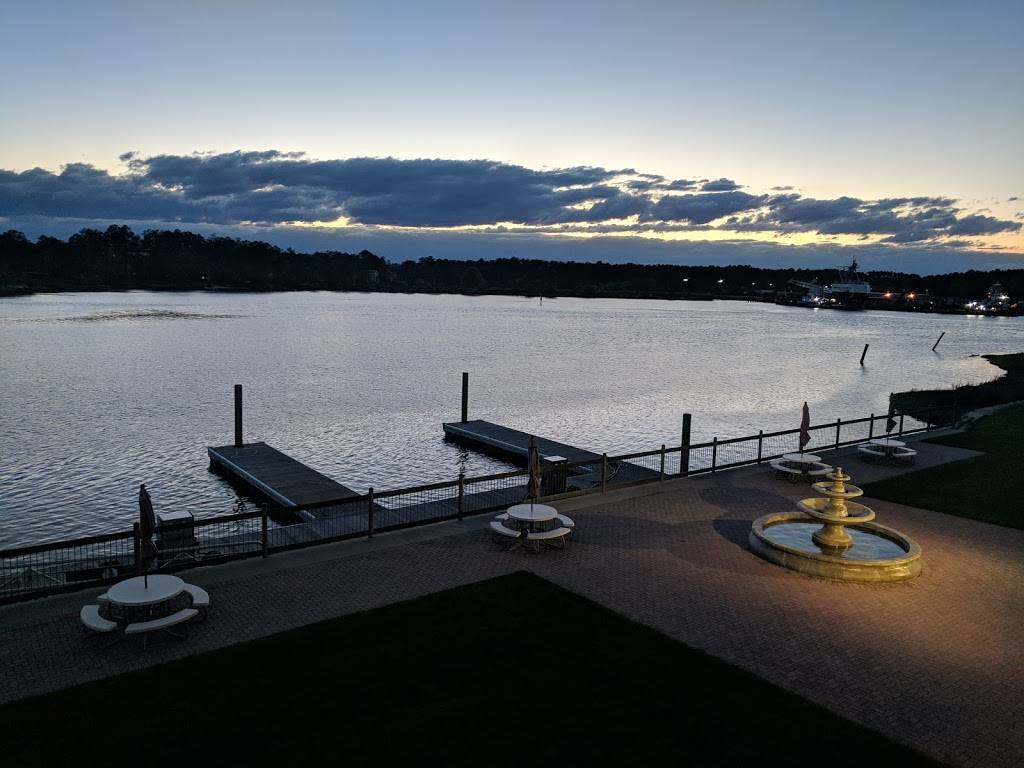 Top Rack Marina | restaurant | 5532 Bainbridge Point, Chesapeake, VA 23320, USA | 7572273041 OR +1 757-227-3041